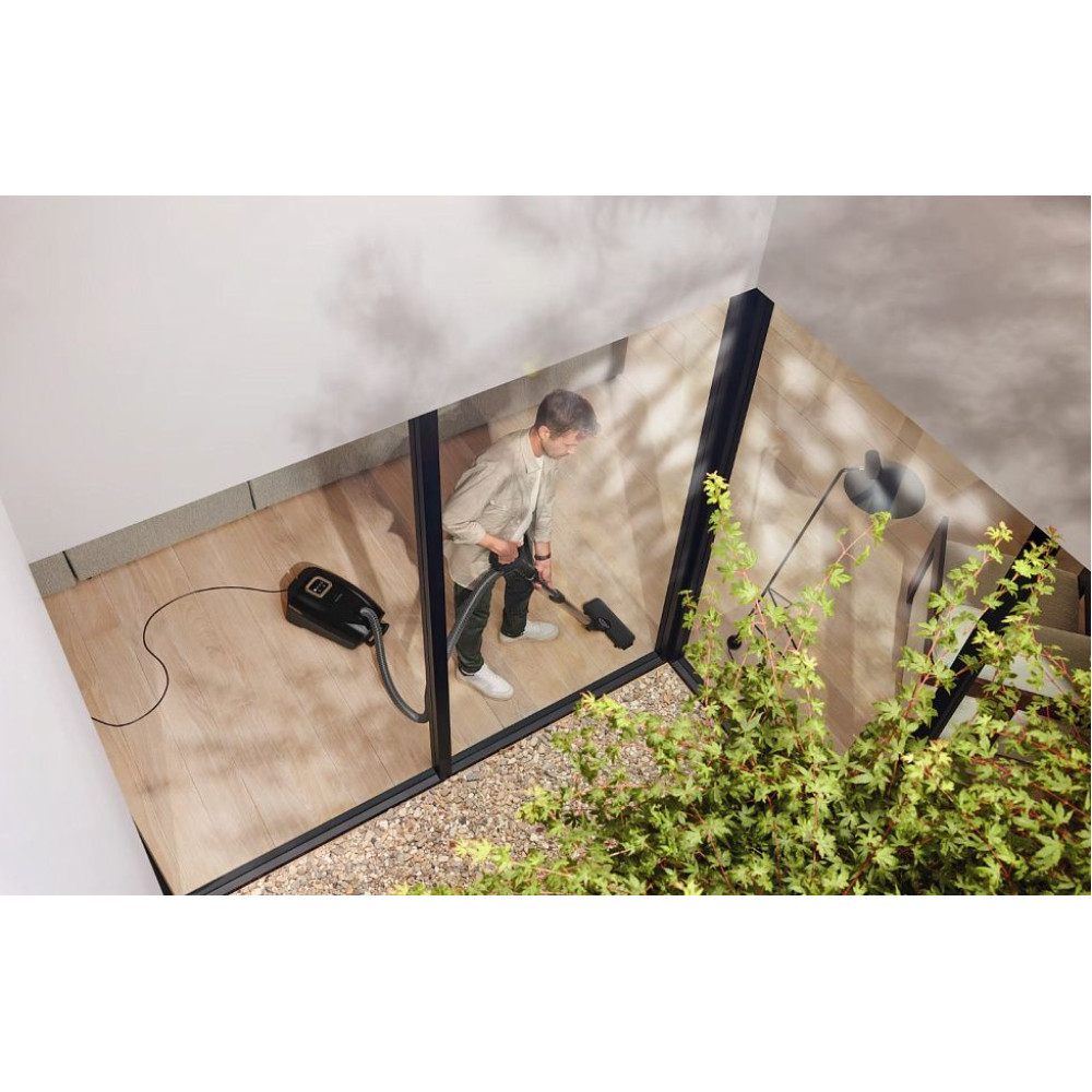 Пылесос Miele Guard L1 AllFloor Noir SUSF0 черный