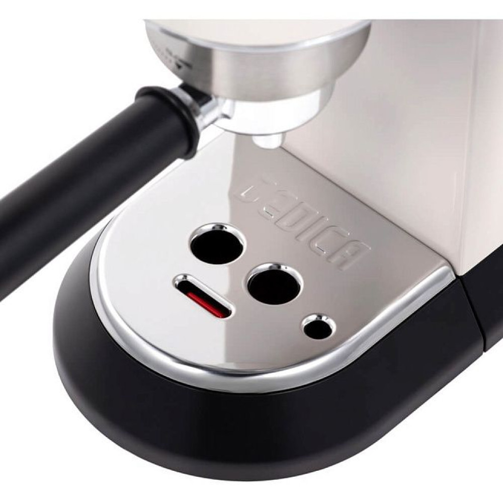 Кофеварка рожковая DeLonghi EC 685.W