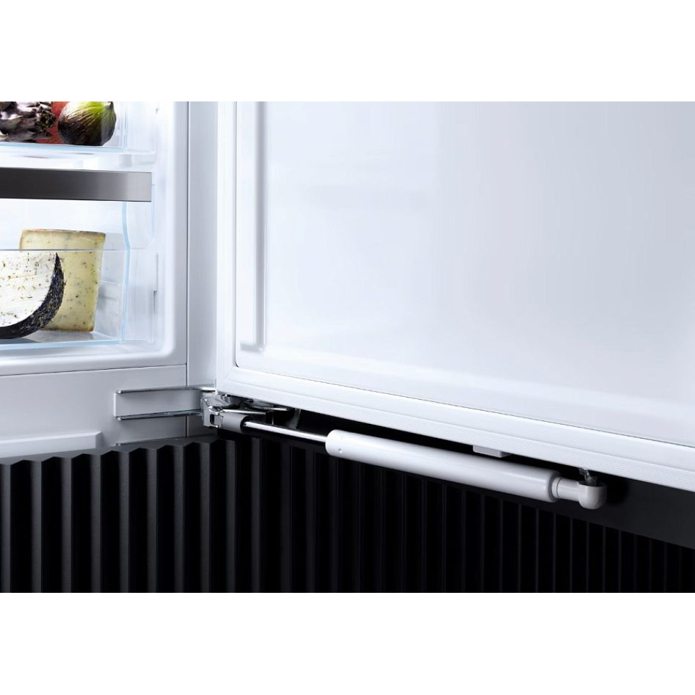 Морозильник Miele FNS 7740 D